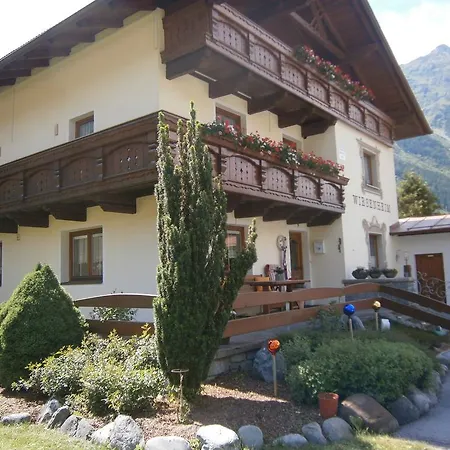 Haus Wiesenheim Fw Oetztal 아파트 란켄펠트
